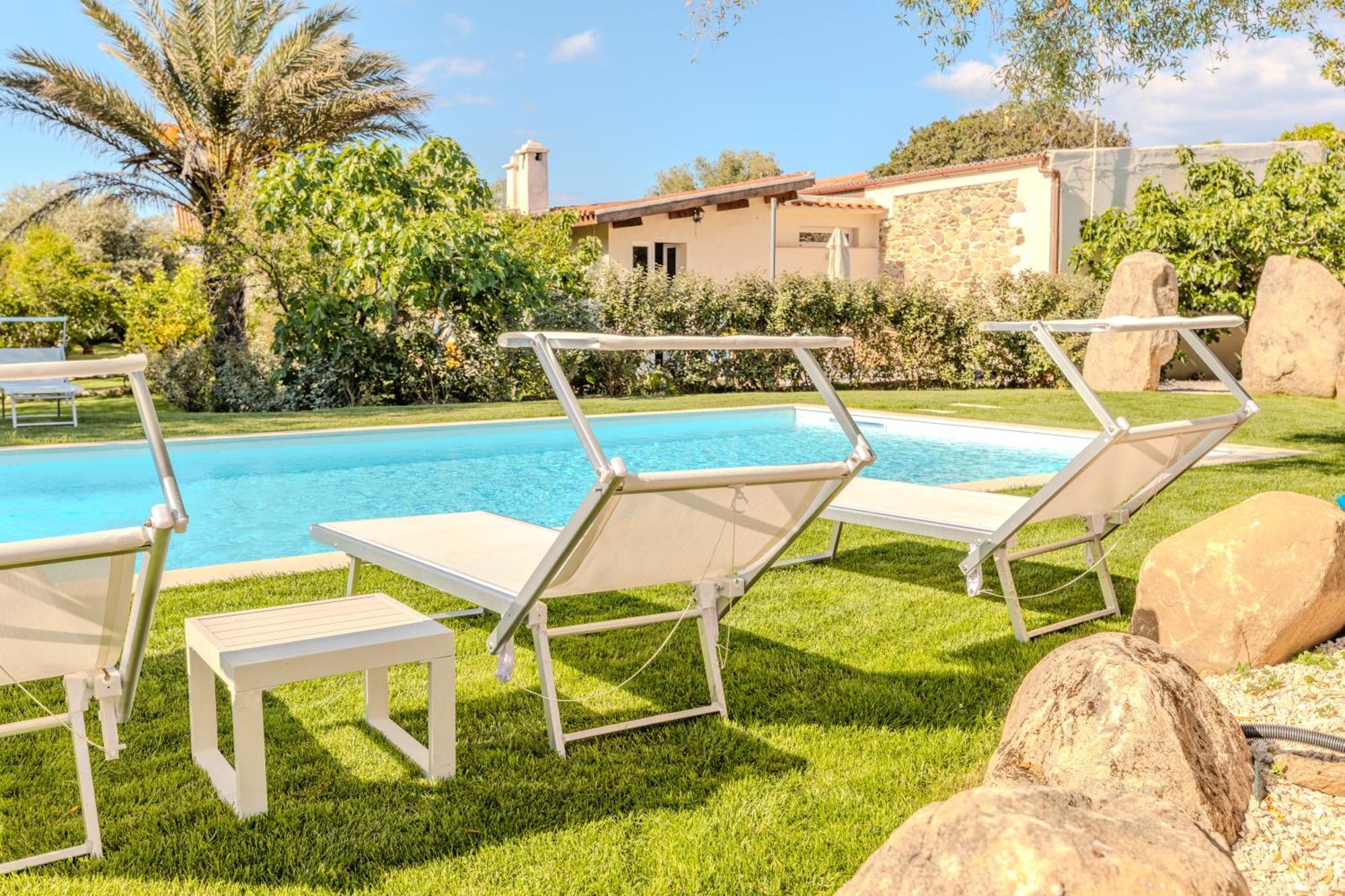 Stazzo San Teodoro Piscina Condivisa Lägenhet Exteriör bild